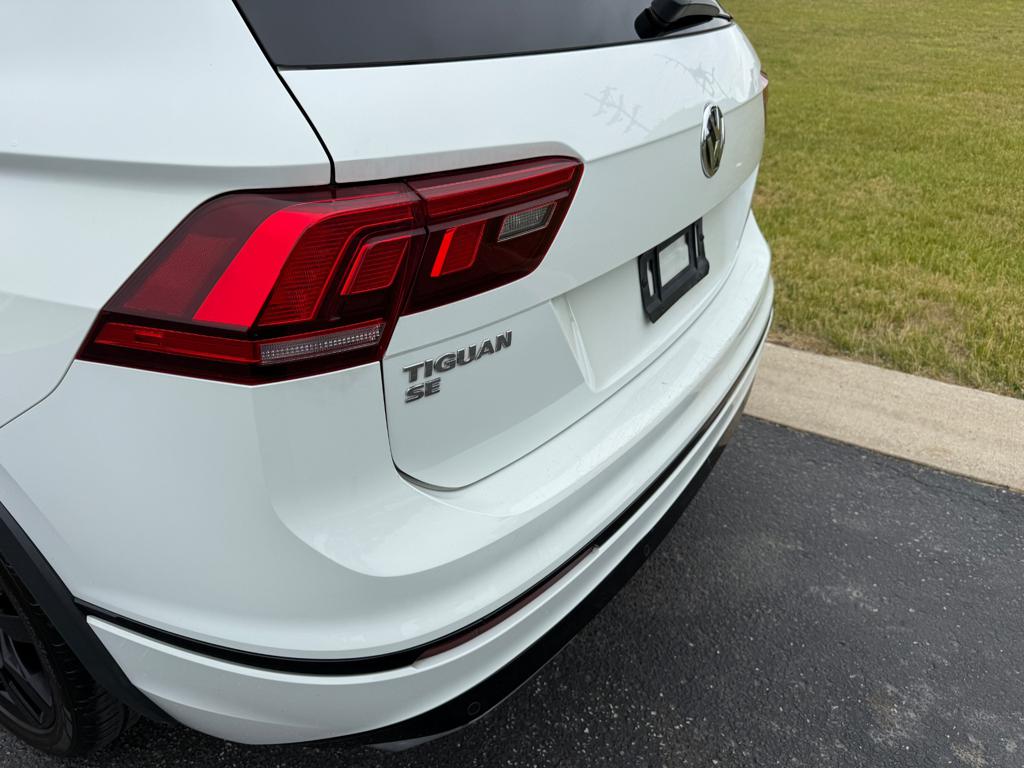 2021 VW Tiguan R-Line — photo 7
