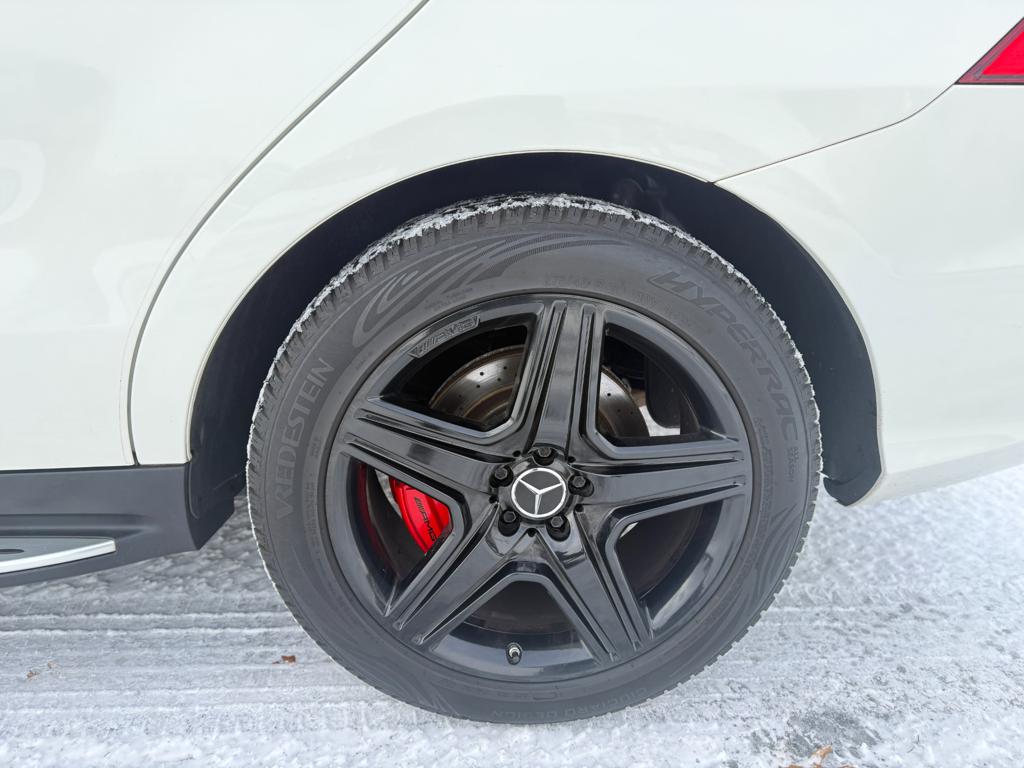 2012 Mercedes Ml63 Amg — photo 7