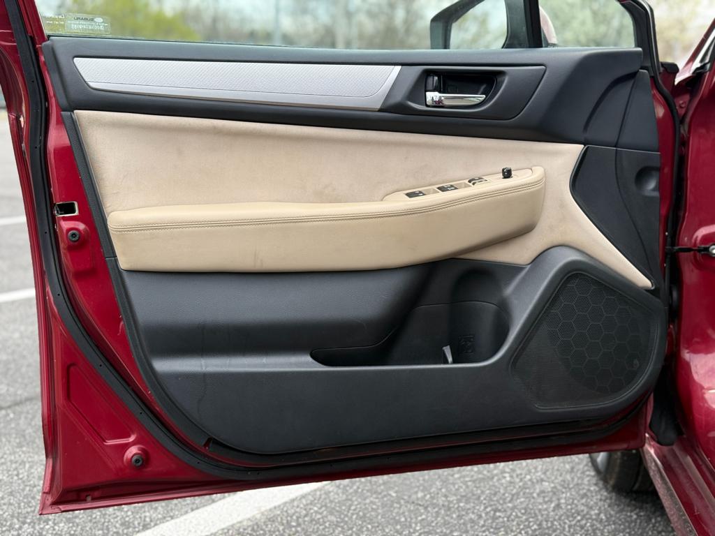2015 Subaru Legacy — photo 25