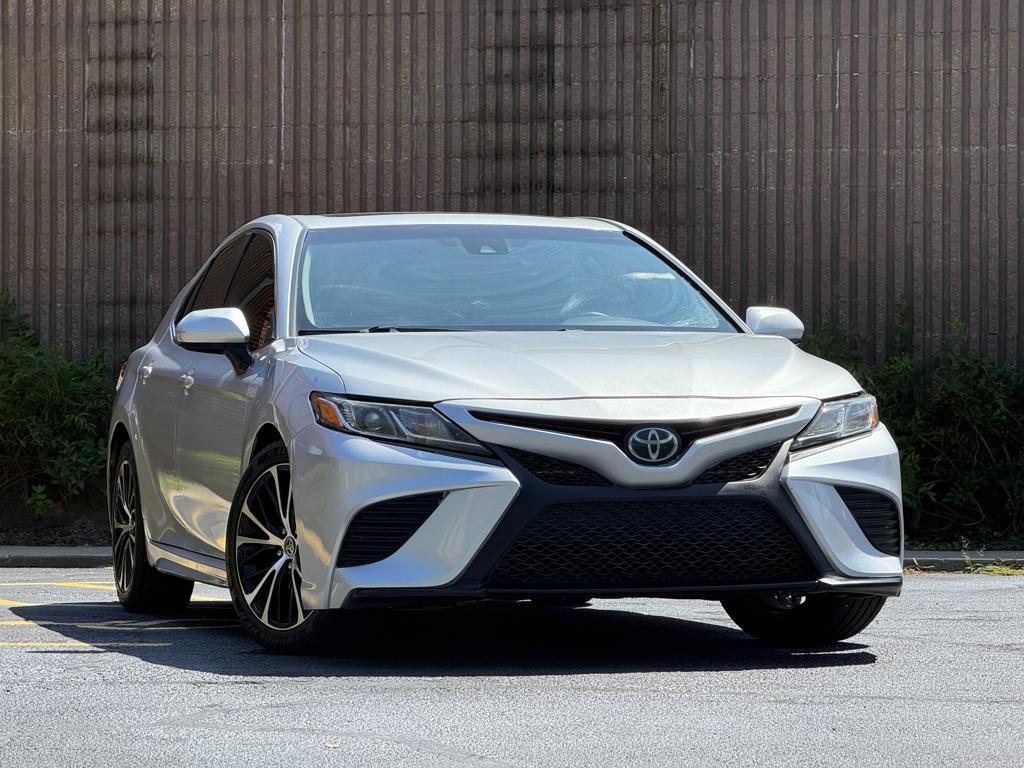 2020 TOYOTA CAMRY — photo 1