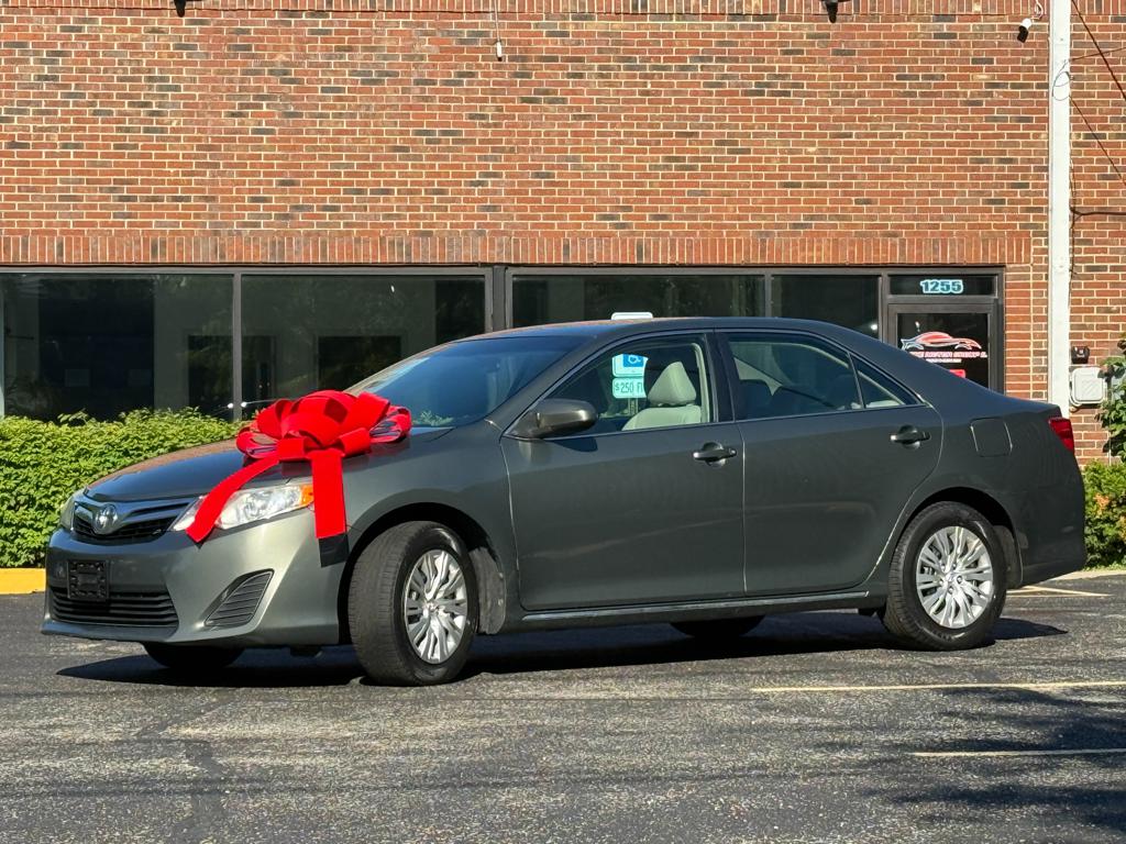 2014 Toyota Camry — photo 3