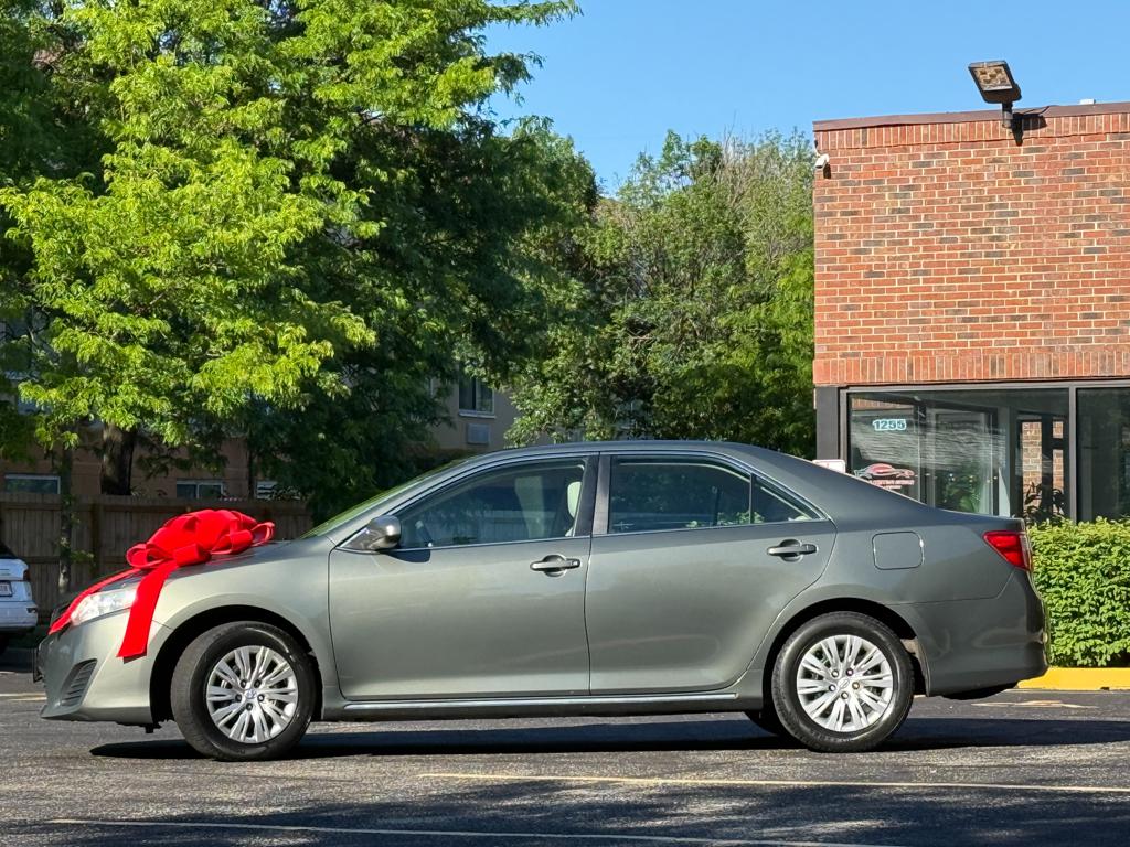 2014 Toyota Camry — photo 4