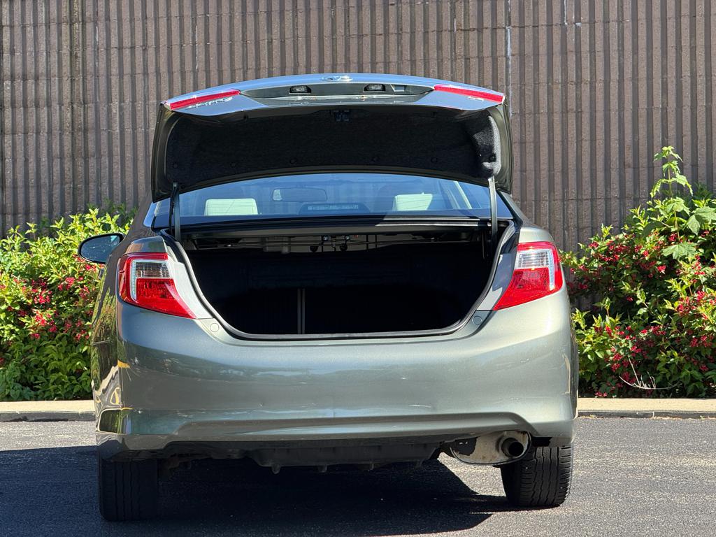 2014 Toyota Camry — photo 11