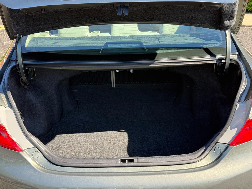 2014 Toyota Camry — photo 12