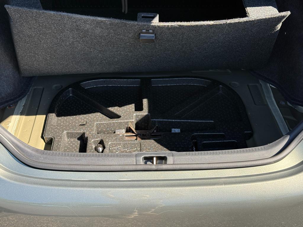 2014 Toyota Camry — photo 13