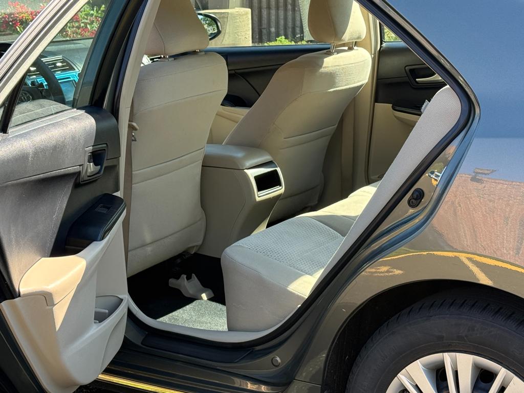 2014 Toyota Camry — photo 16