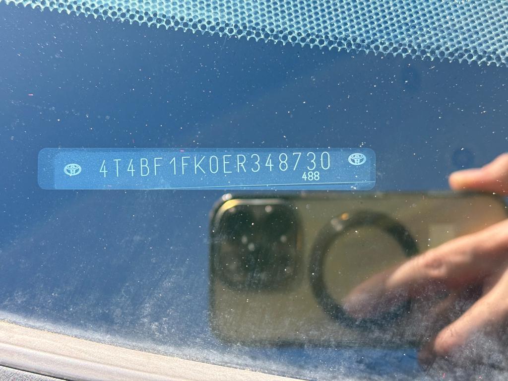 2014 Toyota Camry — photo 23