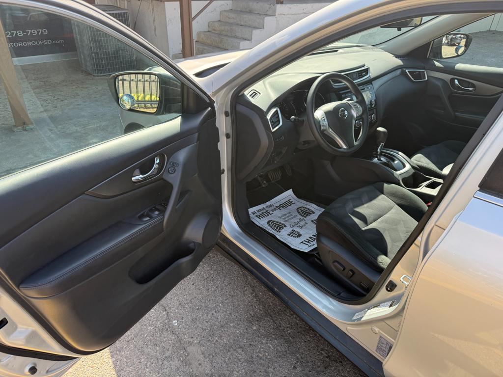 2016 Nissan Rogue — photo 17