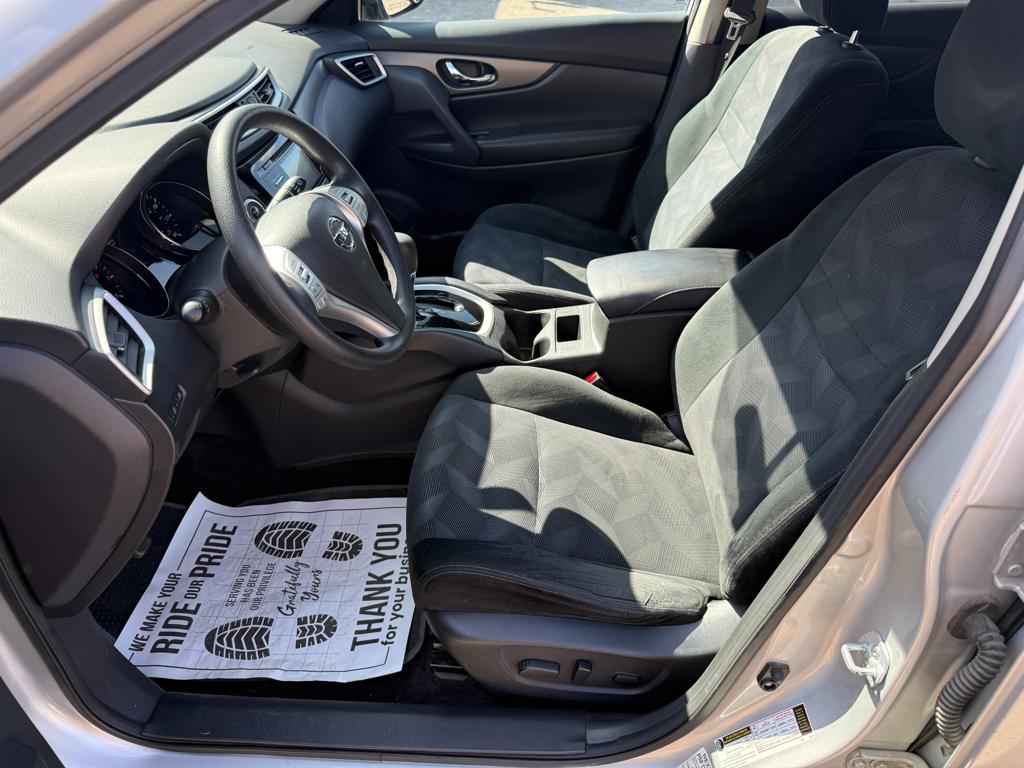 2016 Nissan Rogue — photo 19