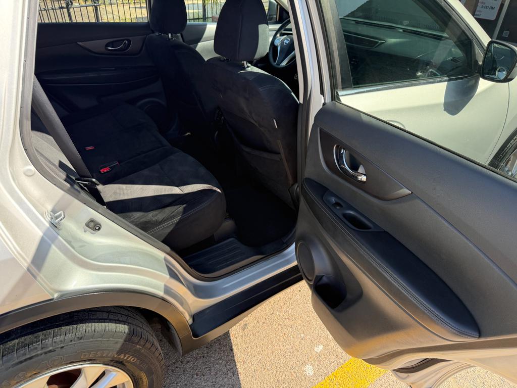 2016 Nissan Rogue — photo 26