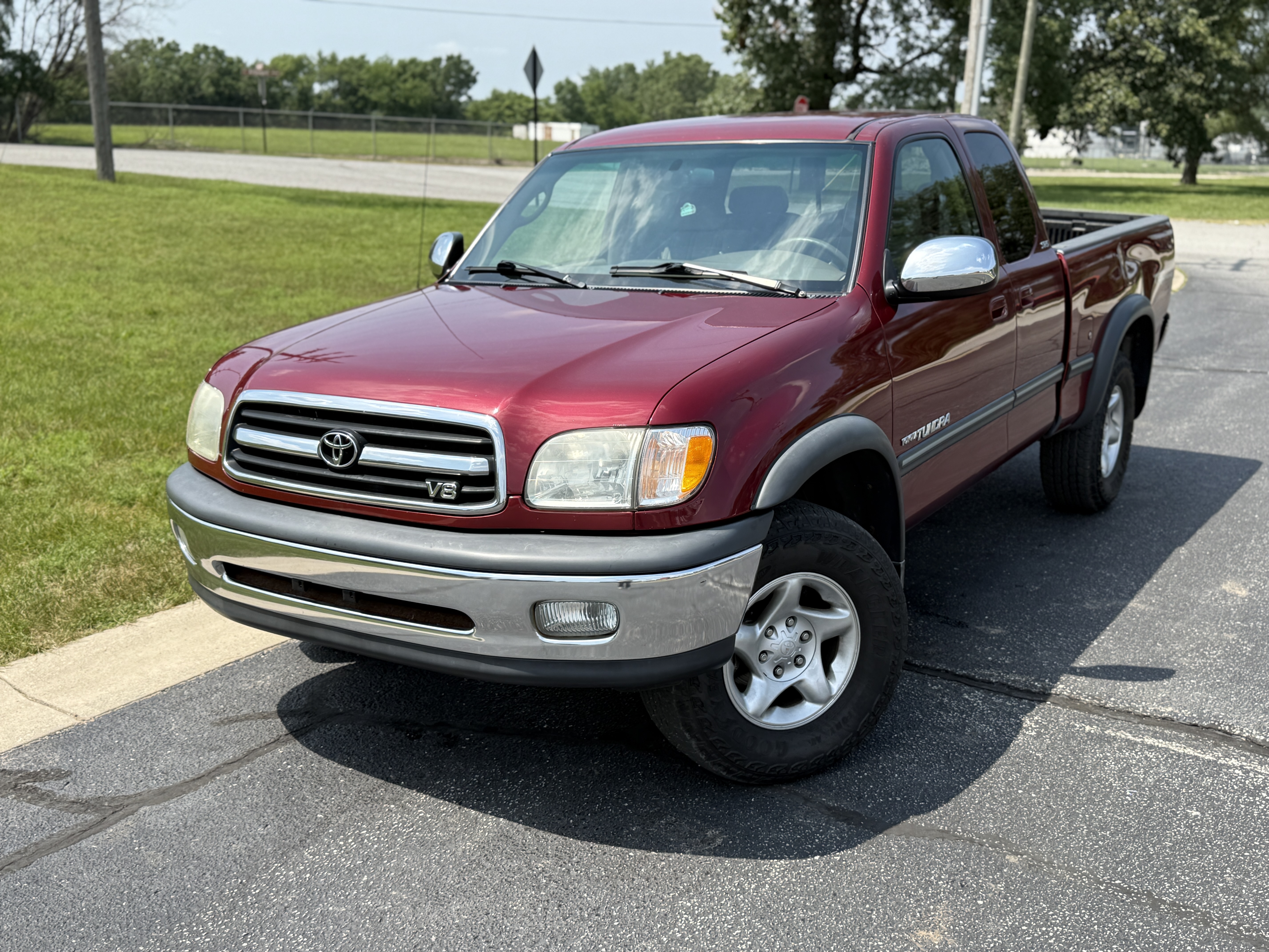 2002 TOYOTA TUNDRA — photo 1