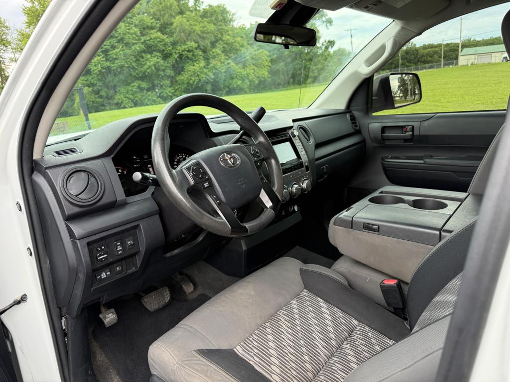 2019 Toyota Tundra — photo 23