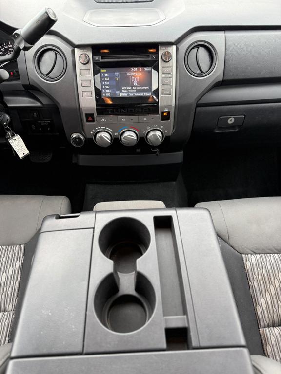 2019 Toyota Tundra — photo 28