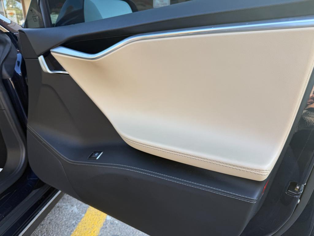 2014 Tesla S 85 — photo 26