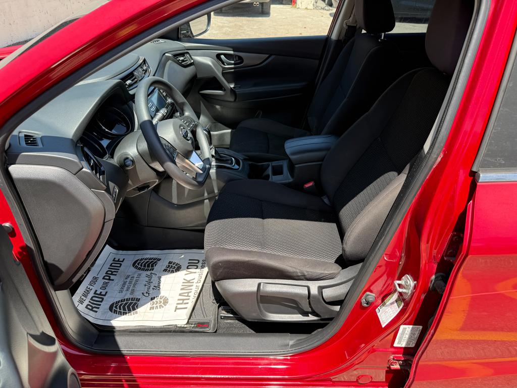 2017 Nissan Rogue Sport — photo 18