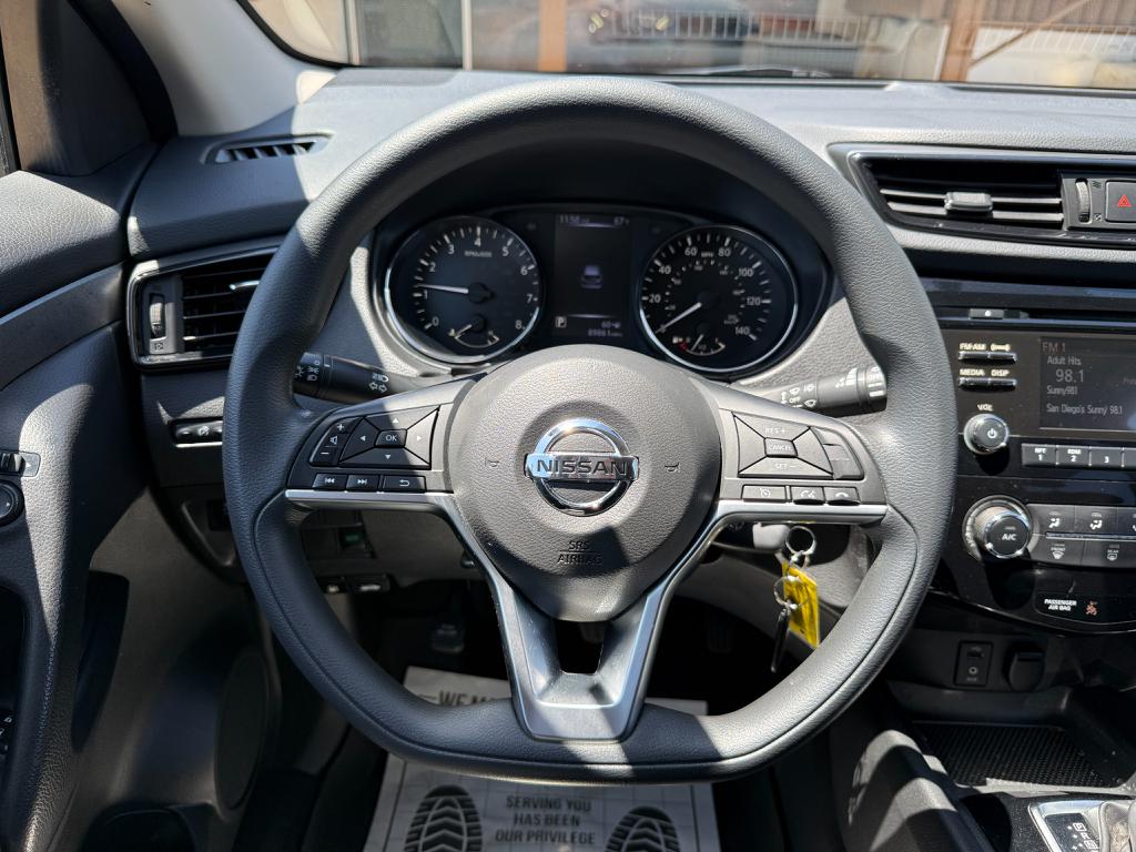 2017 Nissan Rogue Sport — photo 20
