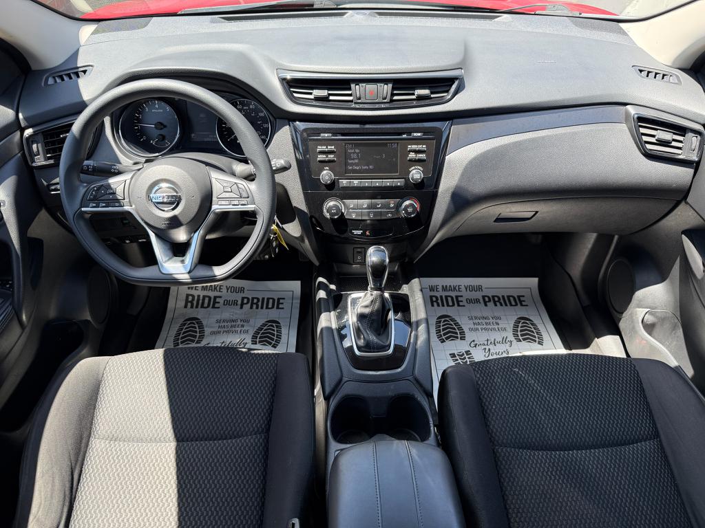 2017 Nissan Rogue Sport — photo 21