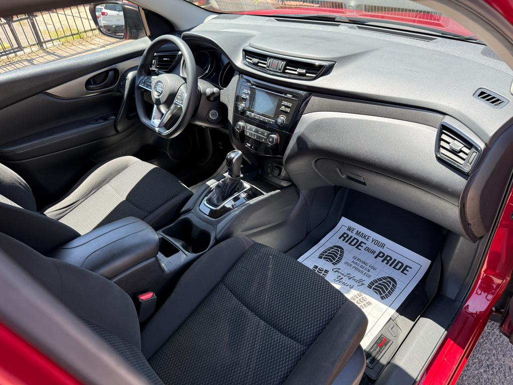 2017 Nissan Rogue Sport — photo 23
