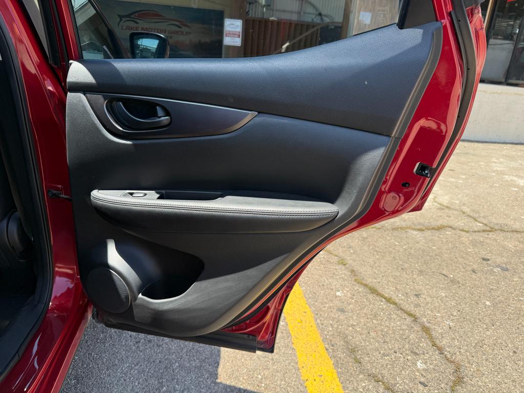 2017 Nissan Rogue Sport — photo 28