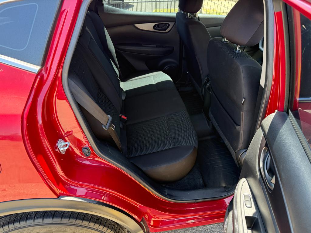 2017 Nissan Rogue Sport — photo 29