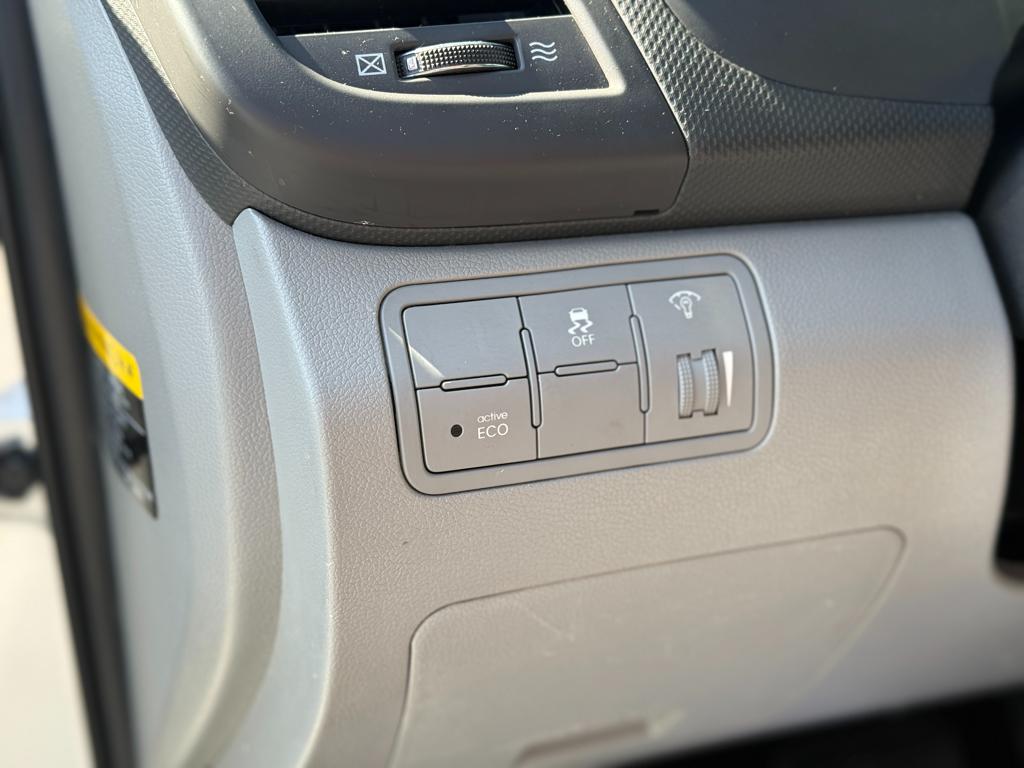 2014 Hyundai Accent — photo 6
