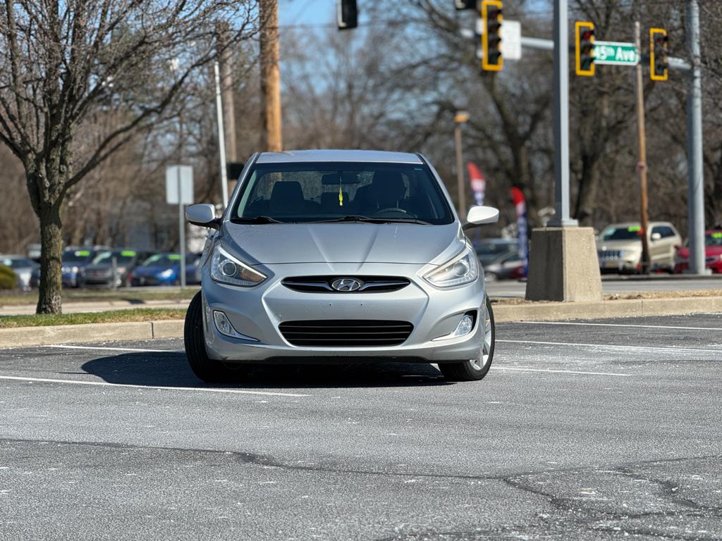 2014 Hyundai Accent — photo 14