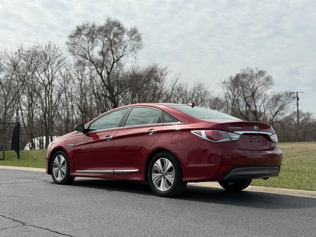 2013 Hyundai Sonata — photo 23