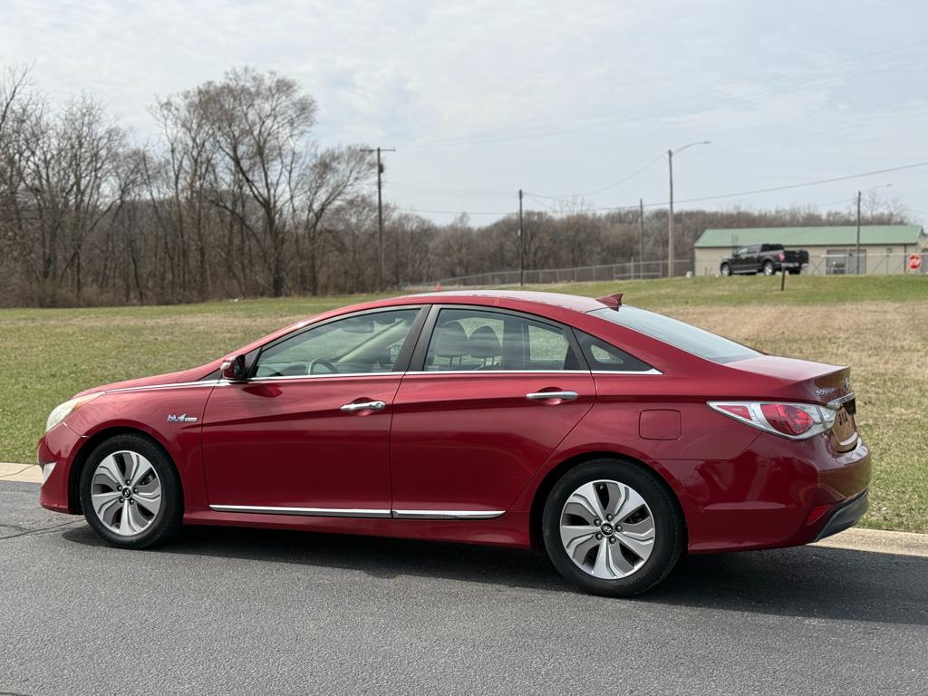 2013 Hyundai Sonata — photo 25