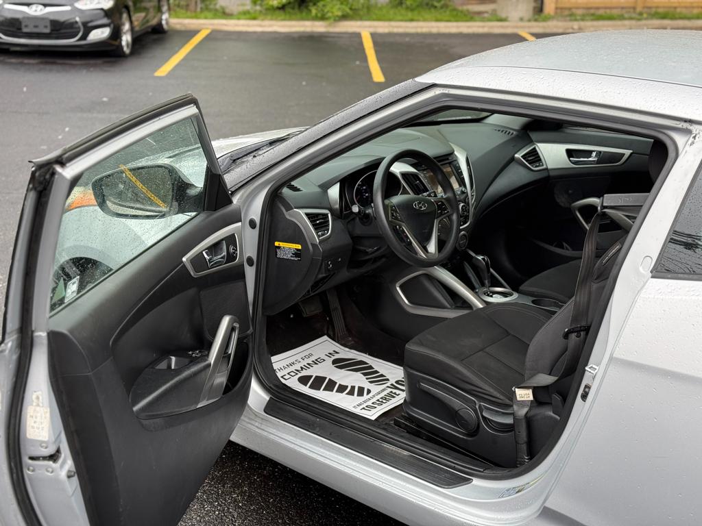 2015 Hyundai Veloster — photo 25