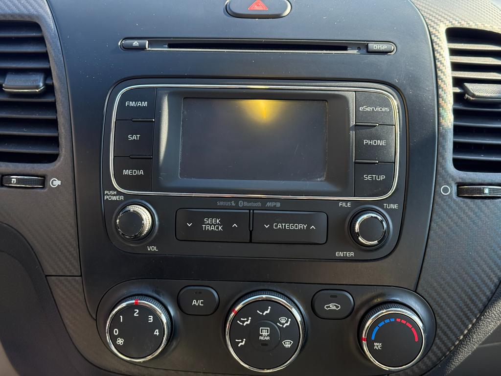 2014 Kia Forte — photo 14