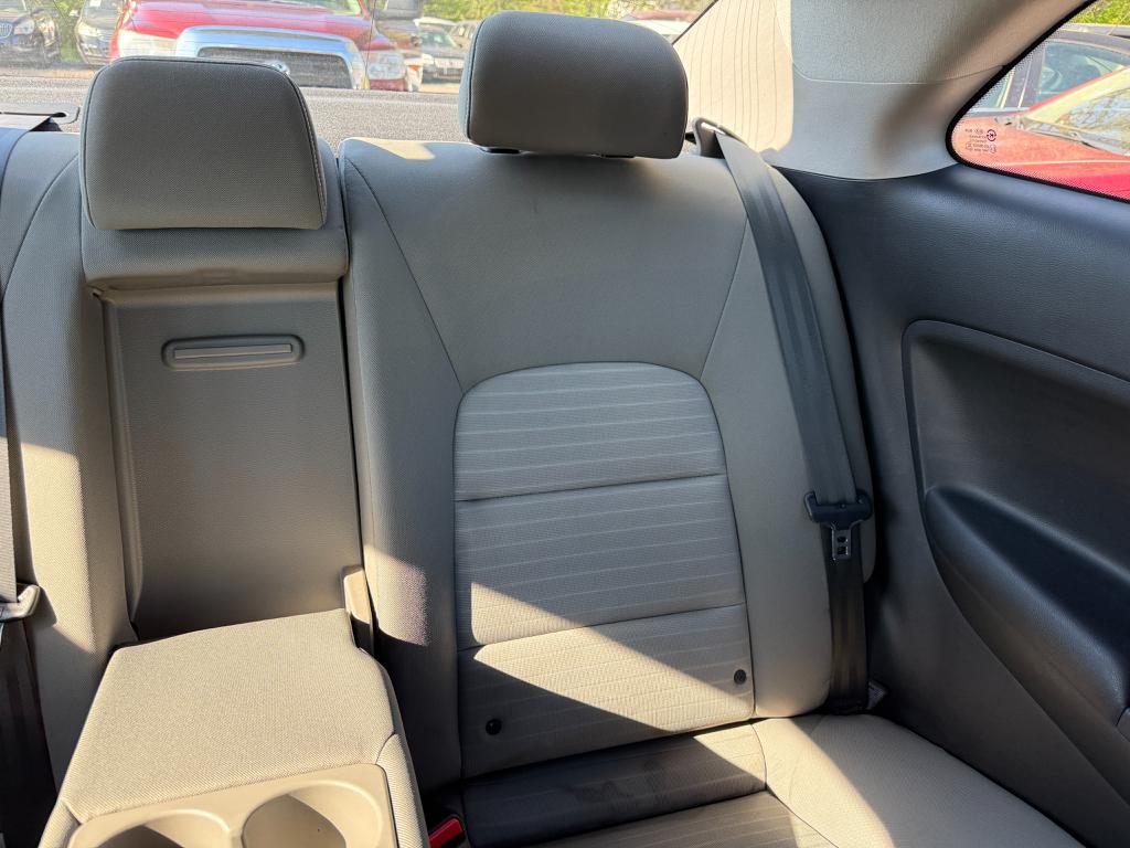 2014 Kia Forte — photo 23