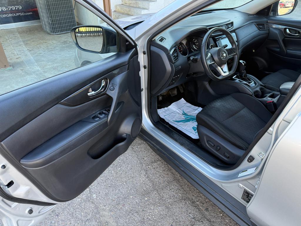2020 Nissan Rogue — photo 17