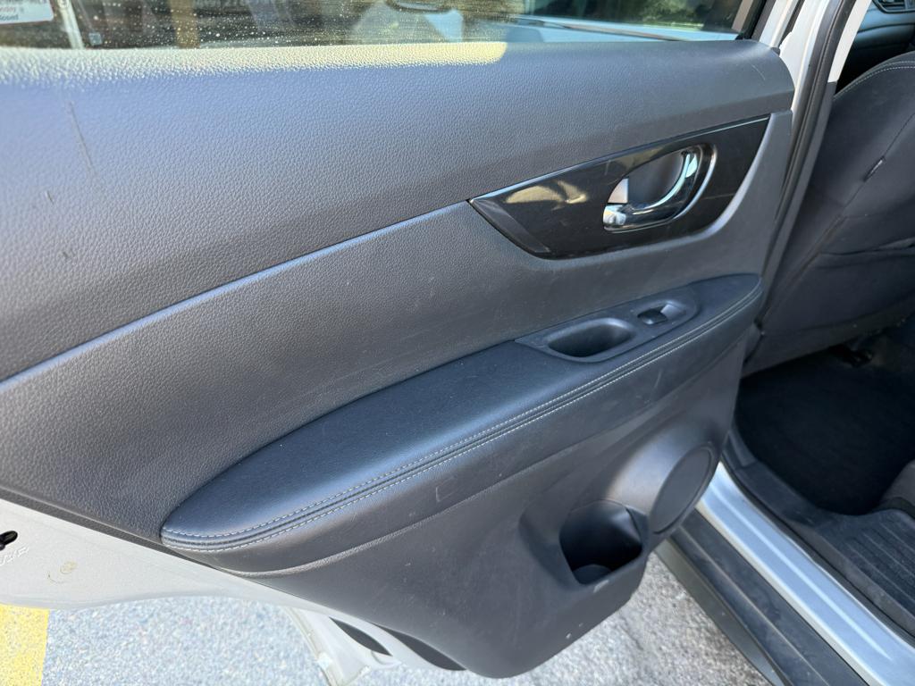 2020 Nissan Rogue — photo 29