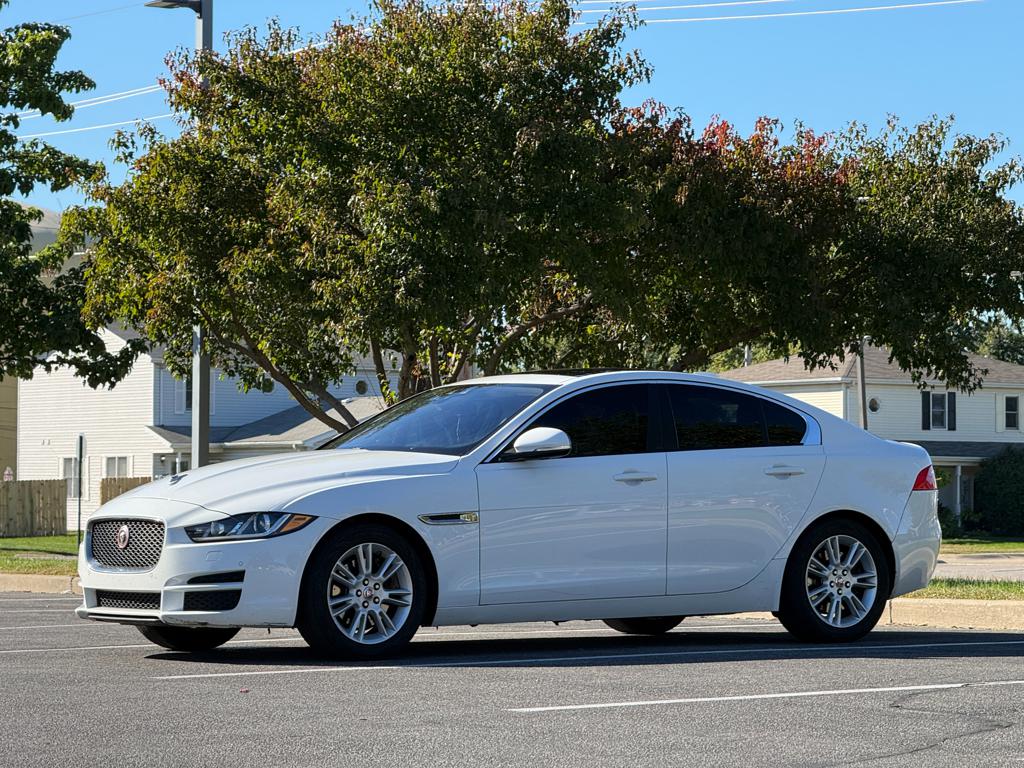2017 Jaguar Xe 25T 25t Premium — photo 1