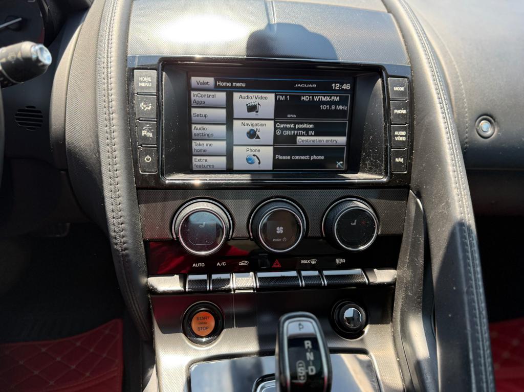 2015 Jaguar F-Type — photo 23