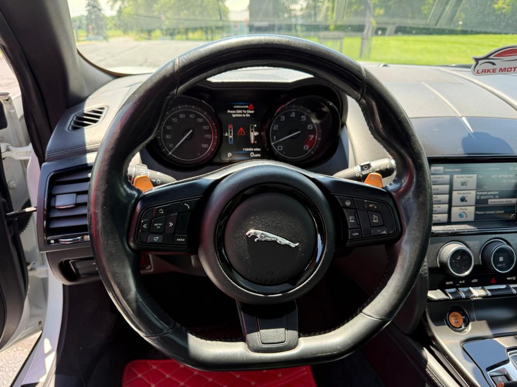2015 Jaguar F-Type — photo 27