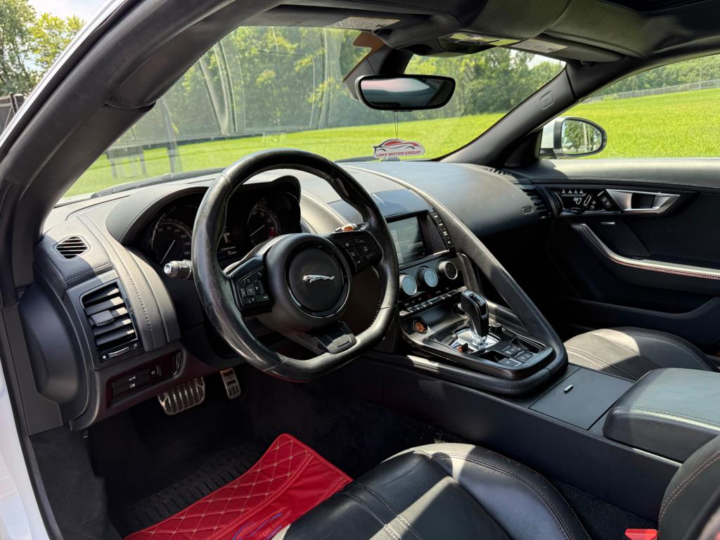 2015 Jaguar F-Type — photo 29