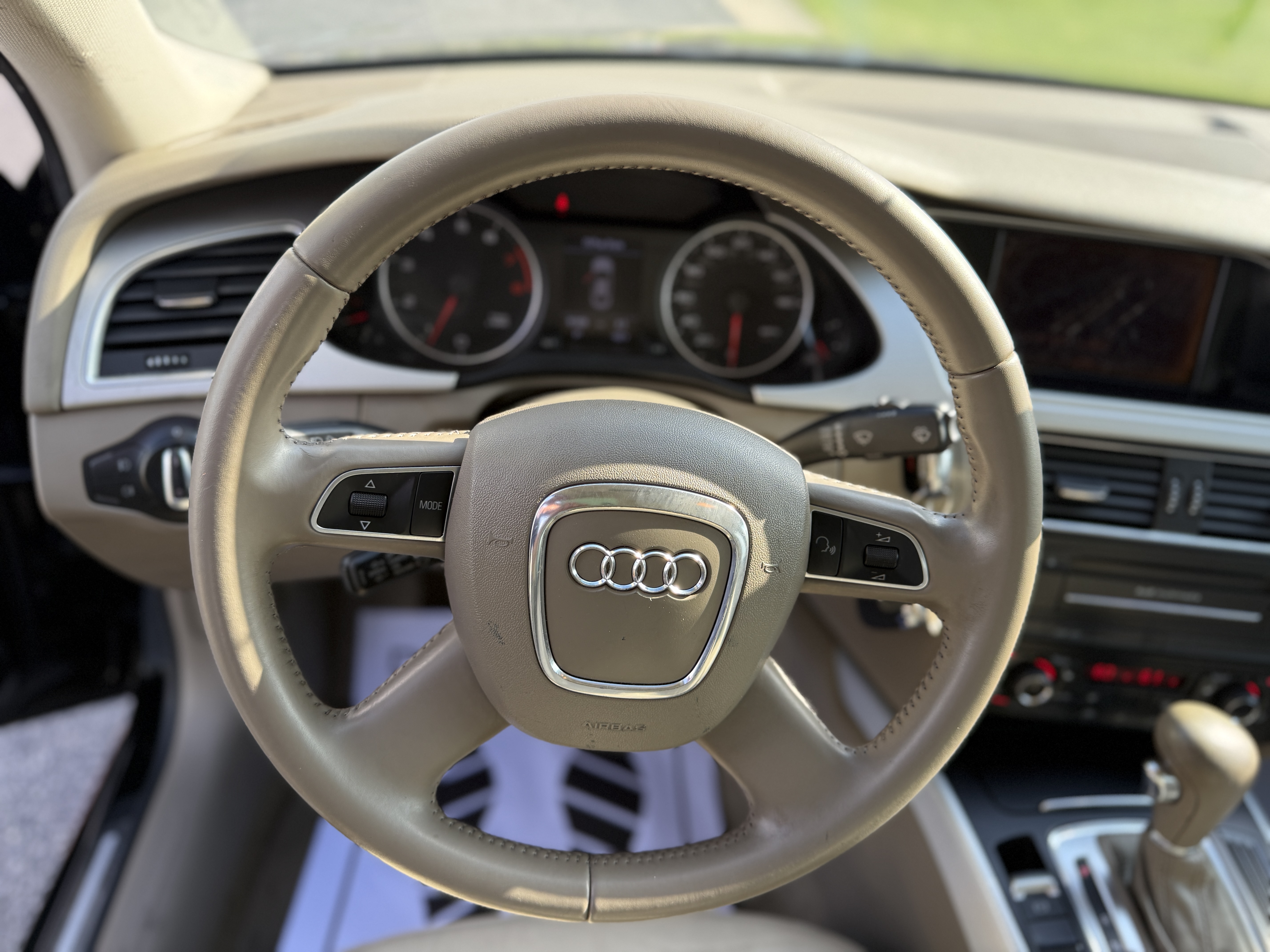 2010 Audi A4 — photo 23