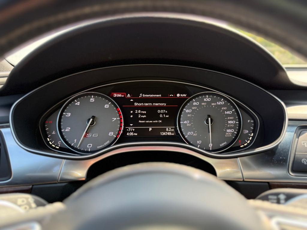 2013 Audi S6 — photo 22