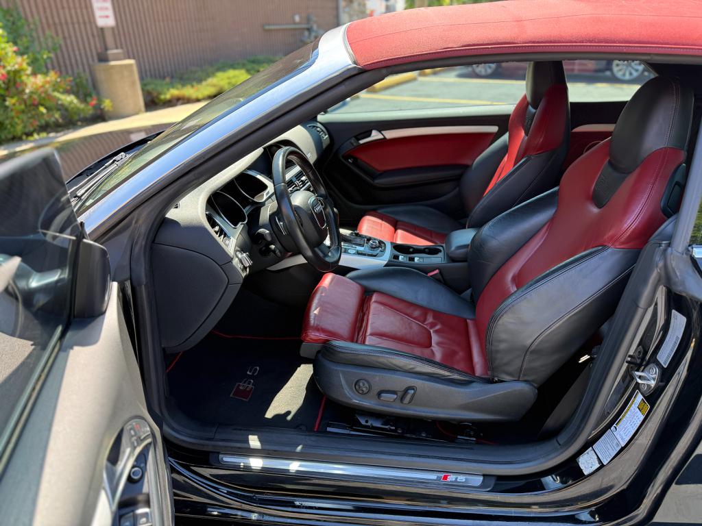 2010 Audi S5 — photo 11