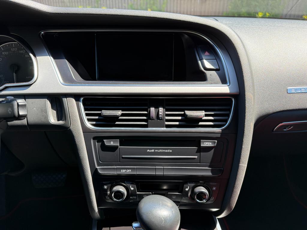 2010 Audi S5 — photo 16
