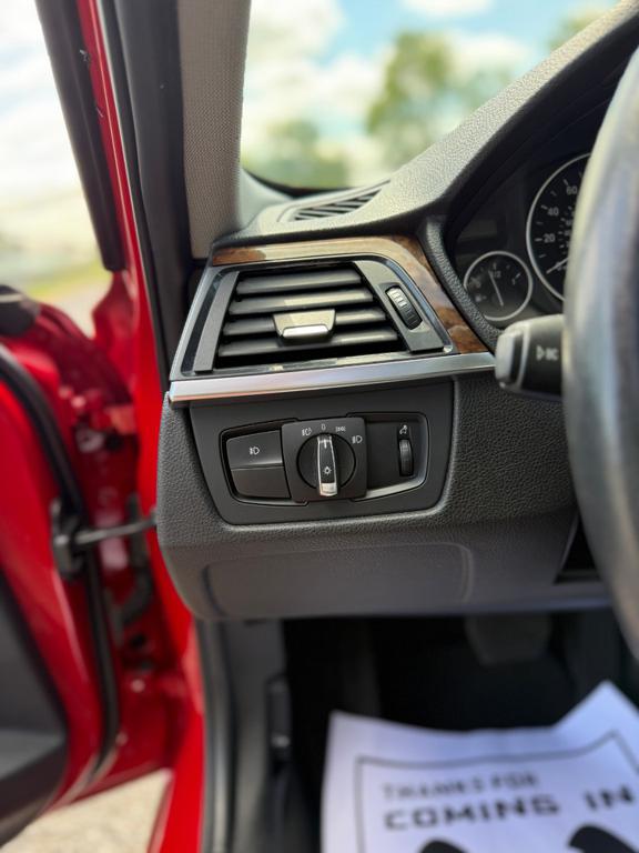 2015 BMW 320 — photo 20