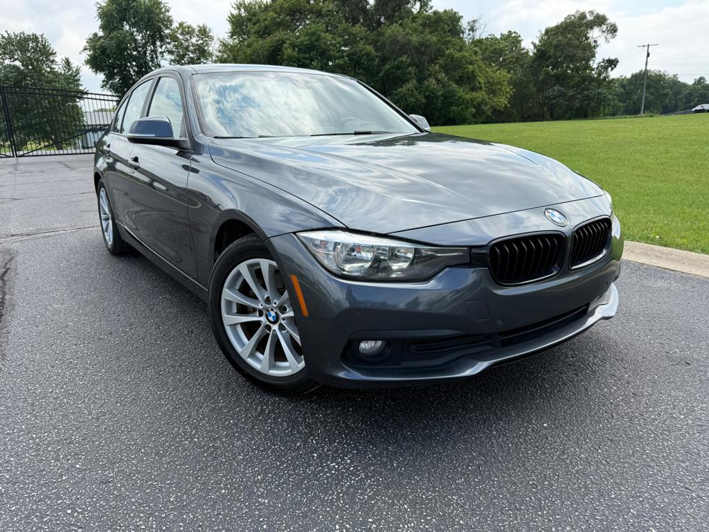 2017 BMW 320 — photo 2