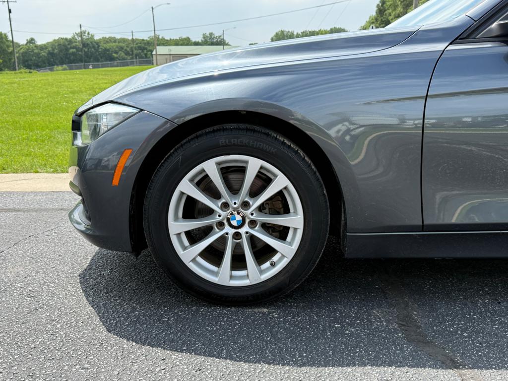 2017 BMW 320 — photo 7