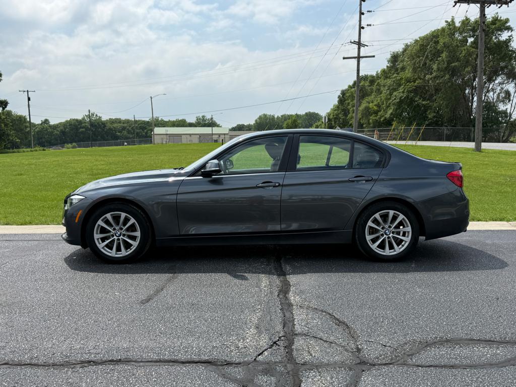 2017 BMW 320 — photo 10