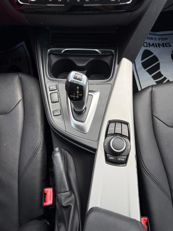 2017 BMW 320 — photo 18