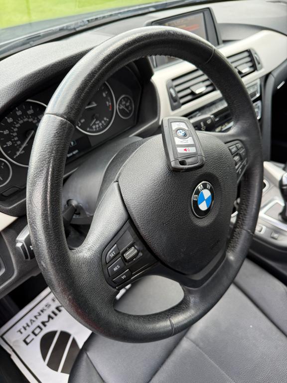 2017 BMW 320 — photo 21