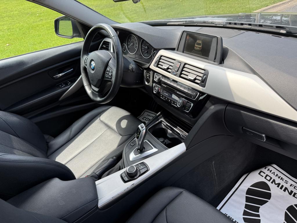 2017 BMW 320 — photo 40