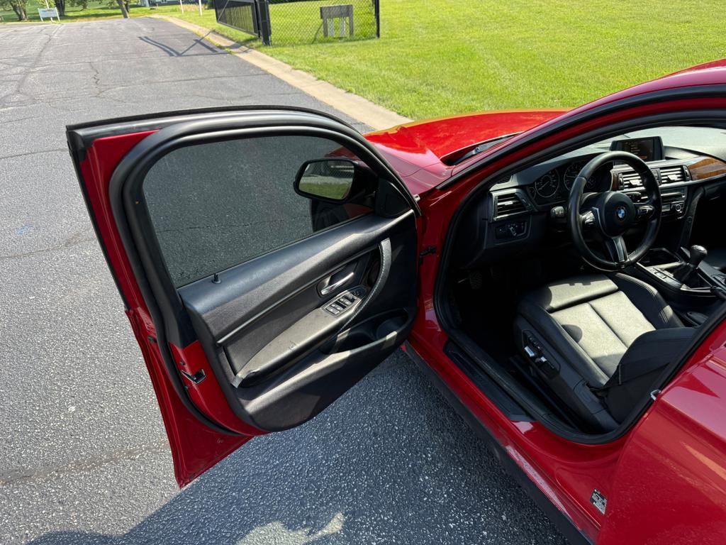 2016 BMW 320 — photo 26