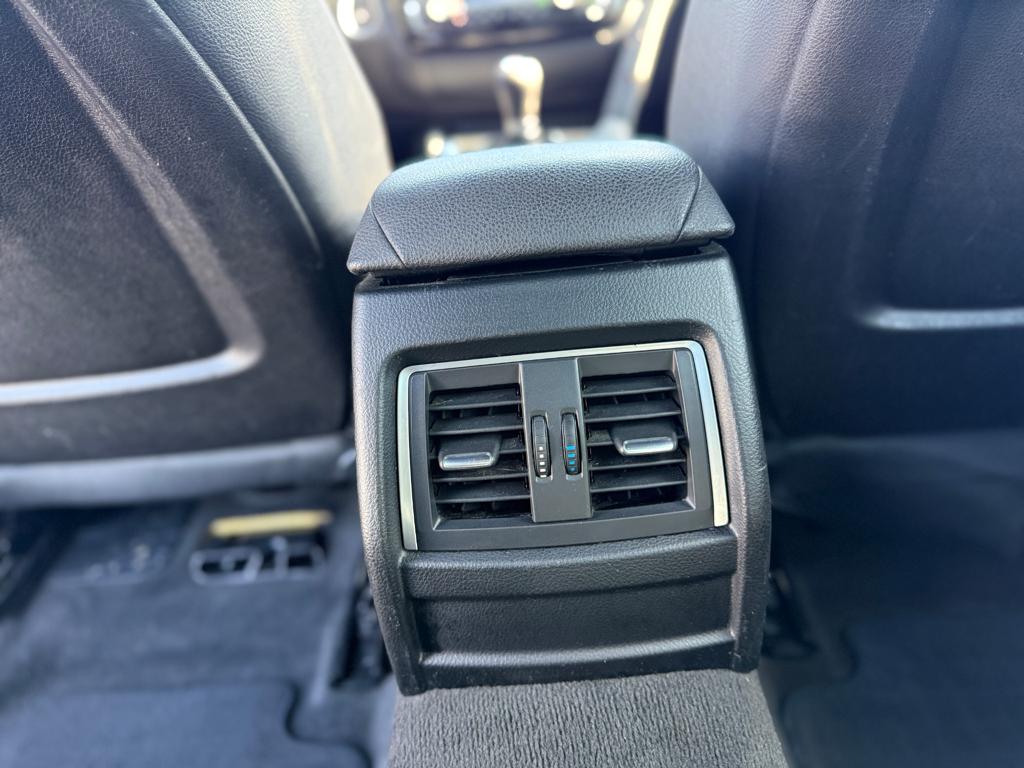 2016 BMW 320 — photo 31